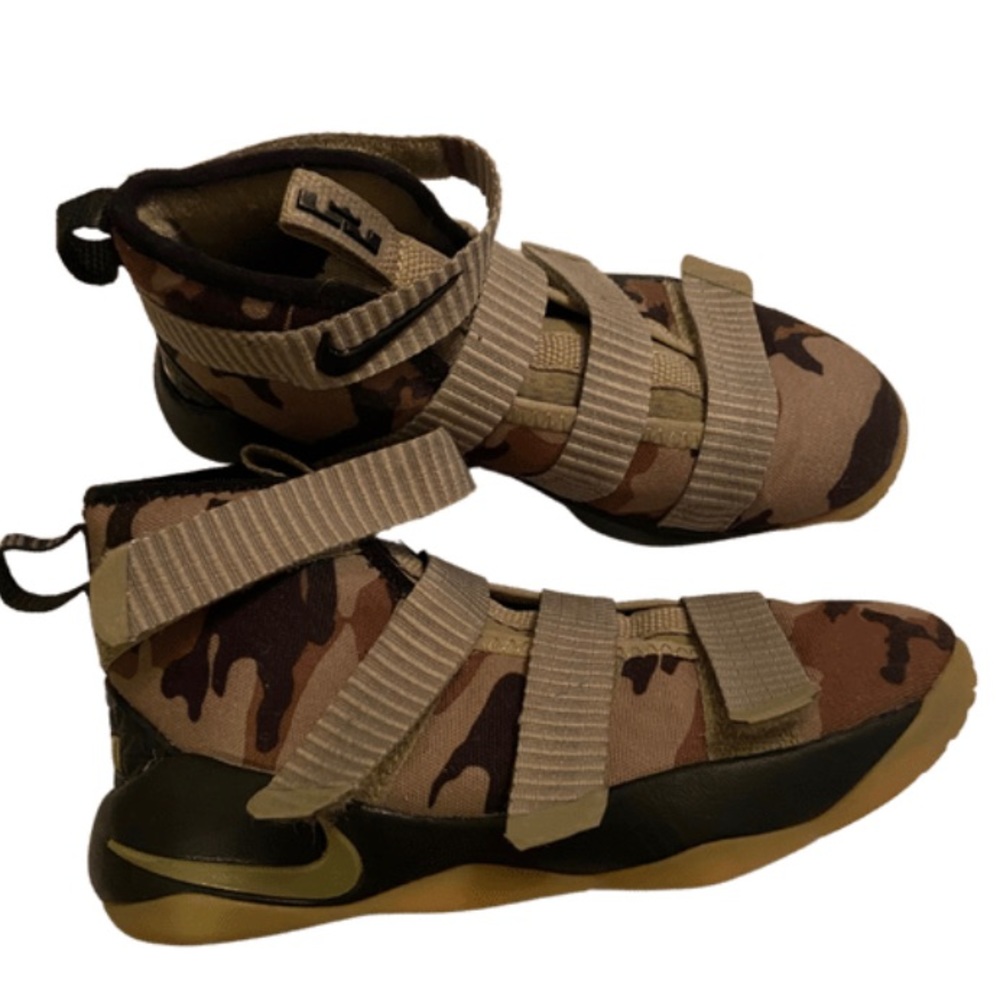 Boys Lebrun soldiers. Camouflage